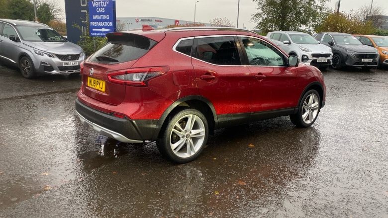 Nissan Qashqai 1.3 DiG-T N-Motion 5dr Petrol Hatchback